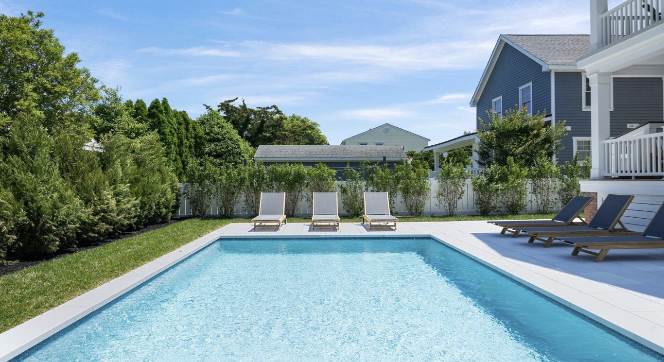 Green Pool Treatment & Algae Removal